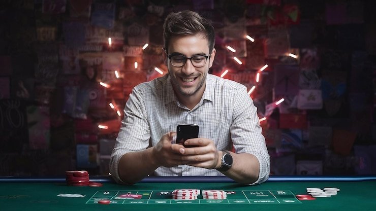 Filipino player browsing 888jl games on a mobile phone